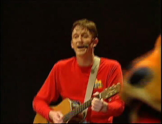 File:MurrayPlayingTakamineAcousticGuitarinTheWigglesBigShow.jpg