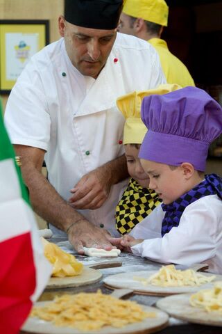 File:OliveOilIsMySecretIngredient-PromoPicture7.jpg