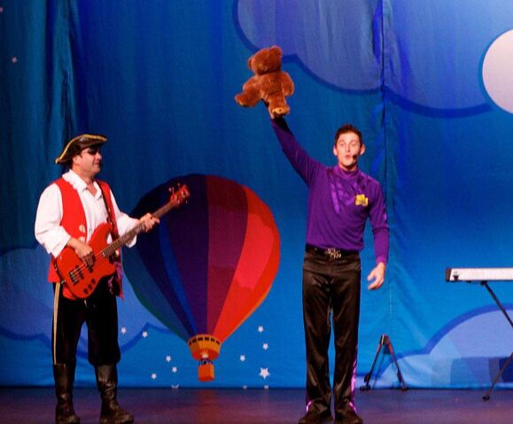File:LachyholdingTeddyBear.jpg