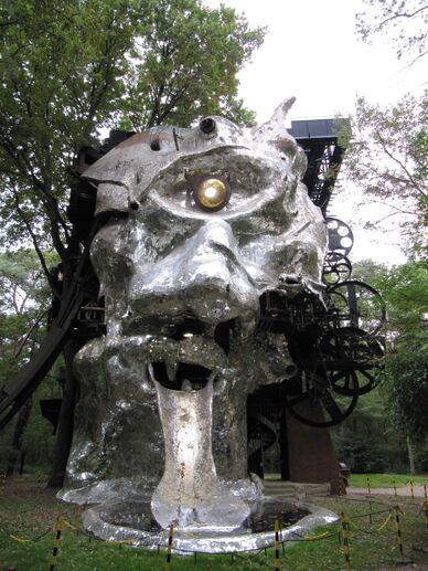 Tinguely-le-cyclope.jpg