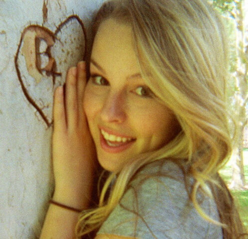 File:Bridgit-mendler.jpg
