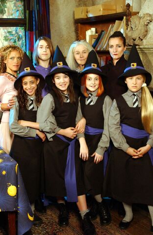 File:NewWW Cast6.jpg