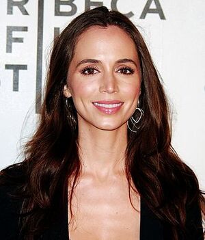 330px-Eliza Dushku 2012