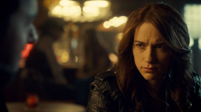 File:Wynonna Earp05.jpg