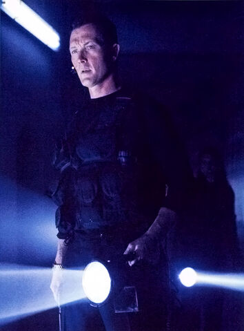 File:John Doggett Flashlight.jpg