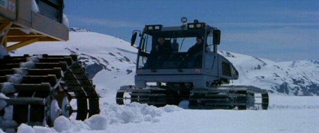 File:Snowcats meet.jpg