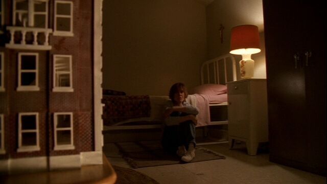 File:AudreyPauleyInHerRoom.jpg