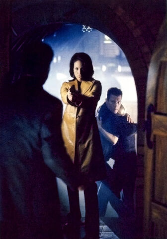File:Monica Reyes Doggett gun arch.jpg