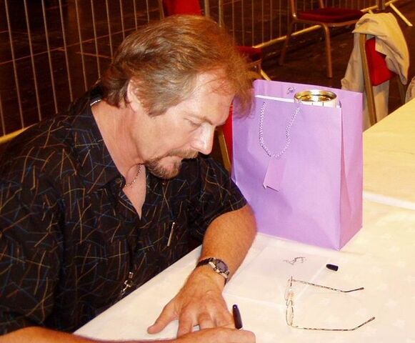 File:Michael Whelan 2005.jpg
