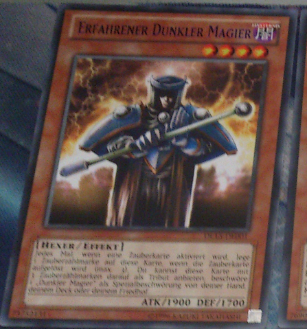 File:SkilledDarkMagician-DL15-DE-R-UE-Purple.png