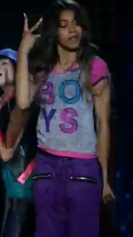 File:Zoey Stevens dancing (22).jpg