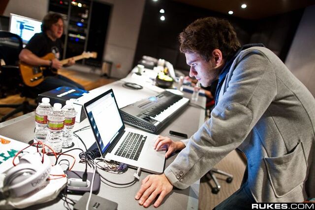 File:Zedd at Interscope Studio (7).jpg