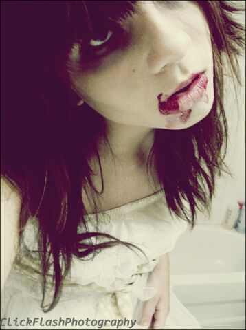 File:Zombiegirl by ClickFlash-9912.jpg